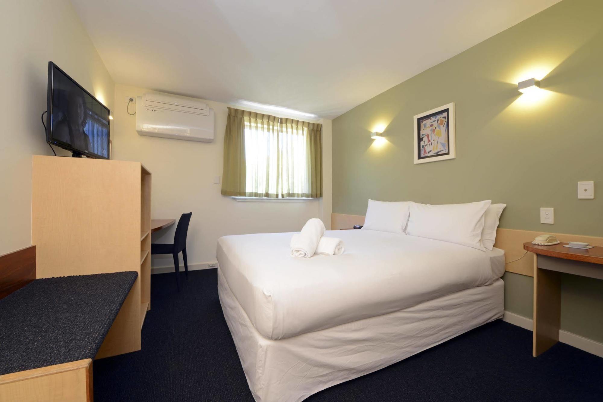 Sullivans Hotel パース エクステリア 写真